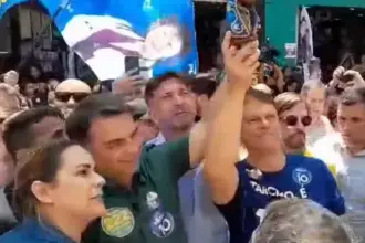 Flávio Bolsonaro supera Lula em Aparecida com quase o dobro de votos no 1º turno 4 flavio aparecida.jpeg 1