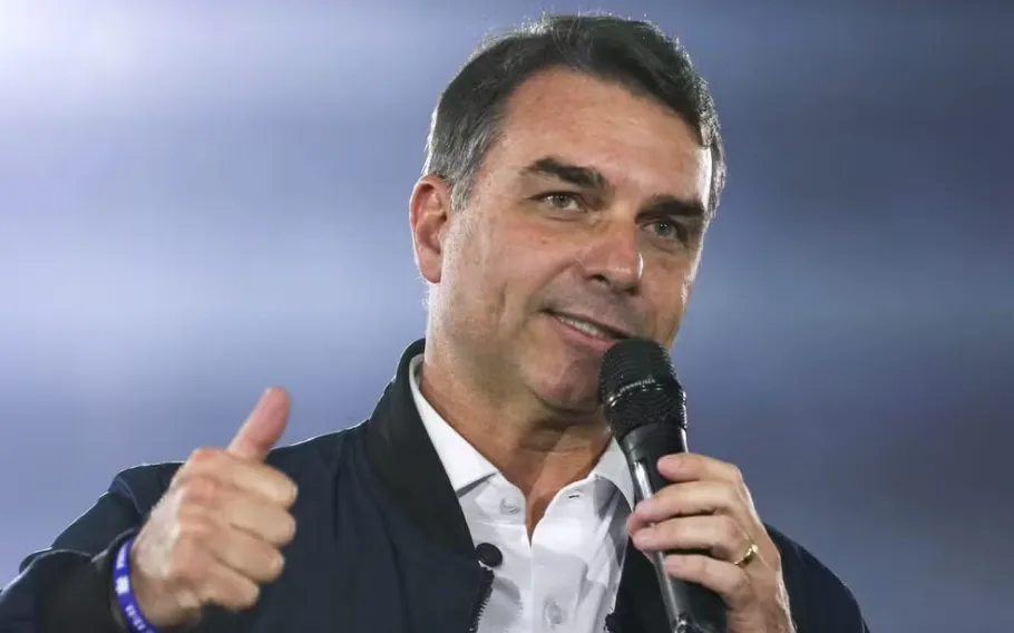 Flávio Bolsonaro lidera com leve vantagem sobre Lula, segundo pesquisa Ipespe 1 flavio ipespe