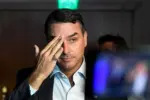 Divisão entre pastores marca saída de Flávio Bolsonaro do Brasil após derrota nas eleições 3 image 33