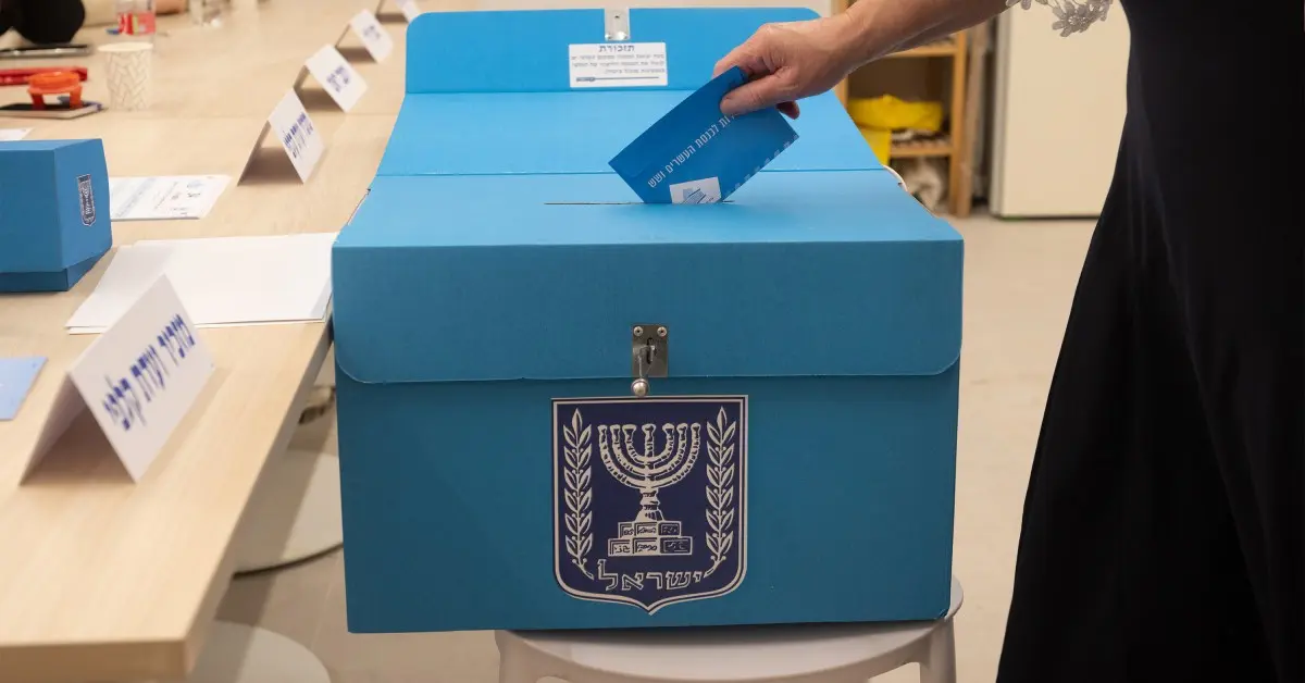 Cristãos israelenses aguardam resultados de eleição histórica em meio a incertezas políticas 1 israel election voting