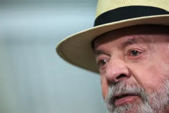 Emendas parlamentares: governo Lula já liberou R$ 165 bilhões até agosto de 2026 4 lula 1 910x568.jpg
