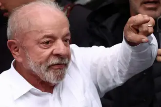 Wall Street Journal critica reeleição de Lula e aponta riscos para a economia brasileira 6 lula 2 1 910x568.jpg