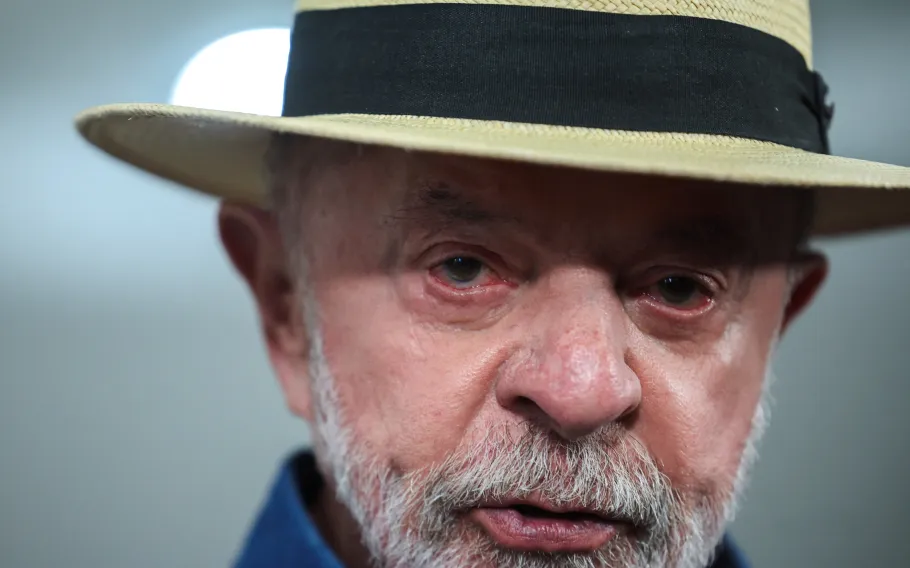 Lula propõe limitar emissão de cartões de crédito a um por pessoa 1 lula 8
