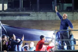 Lula planeja comunicação direta com o povo, sem intermediários da imprensa 4 lula paulista 910x568.jpg