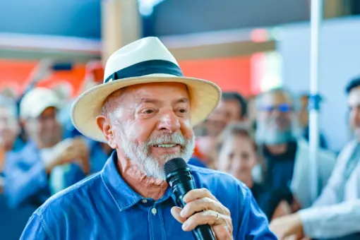 Lula tenta atrair eleitores de direita contra Flávio Bolsonaro no 2º turno 7 lula pr
