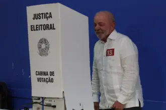 Lula vota em SP e critica Flávio Bolsonaro durante eleições 5 lula voto 25 10 2026 foto sebastiao moreira efe