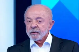 Lula promete extinguir a polícia em debate eleitoral com Flávio Bolsonaro 5 lula x policia debate globo.jpg