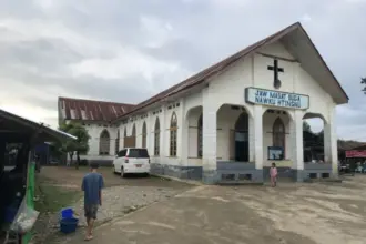 Militares de Myanmar realizam formatura com álcool em igreja batista 6 militares myanmar violam igreja batista kachin