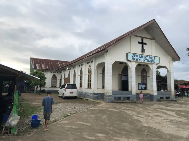 Militares de Myanmar realizam formatura com álcool em igreja batista 1 militares myanmar violam igreja batista kachin
