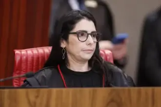 Ministra do TSE que censurou debate da Globo apoiou campanha de Lula em 2022 6 ministra tse estela aranha 888x568.jpeg