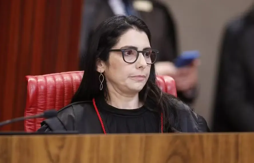 Ministra do TSE que censurou debate da Globo apoiou campanha de Lula em 2022 1 ministra tse estela aranha