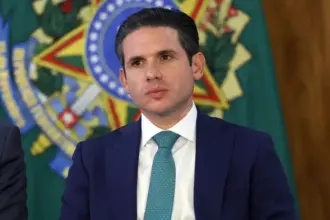 PSB e PDT anunciam apoio à reeleição de Hugo Motta na Câmara dos Deputados 6 motta discurso 910x568.jpeg