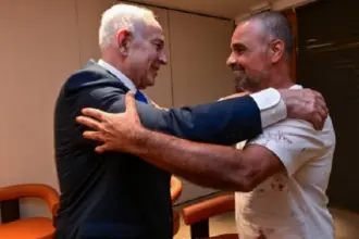Copiloto ataca piloto em voo da Flydubai, mas tragédia é evitada por dupla reserva 4 news 143763