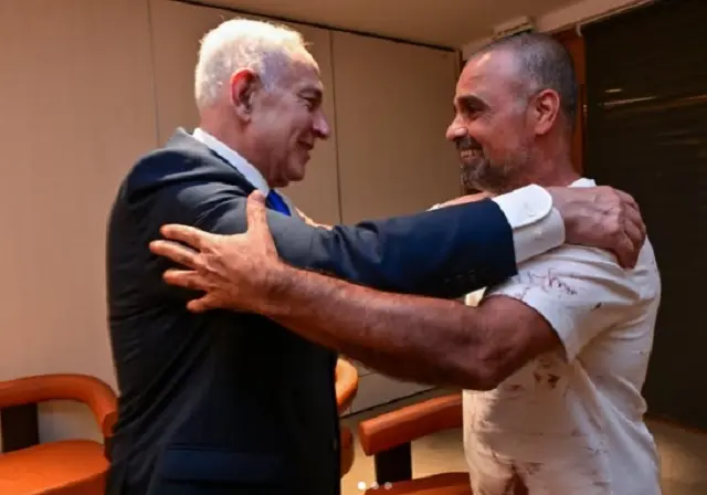Copiloto ataca piloto em voo da Flydubai, mas tragédia é evitada por dupla reserva 1 news 143763