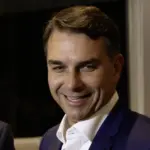 Flávio Bolsonaro registra 56,1 milhões de votos no primeiro turno de 2026, superando pai 3 news 143998
