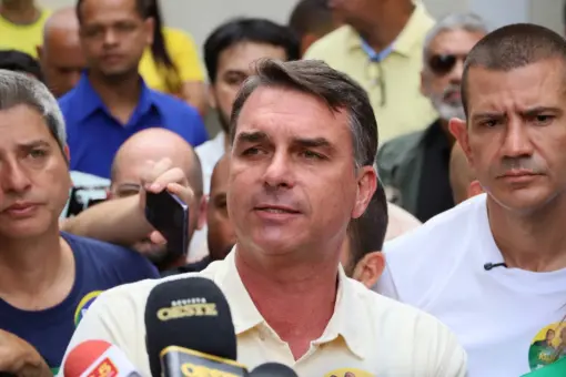 Flávio Bolsonaro se compromete a "arrumar a casa" e critica o governo Lula 1 news 144204
