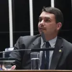 Flávio Bolsonaro acusa André Janones de apagar mensagens em grupo do WhatsApp 4 news 144437