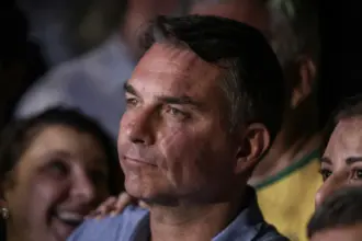 Flávio Bolsonaro processa deputados por vídeo com informações falsas 6 news 144540
