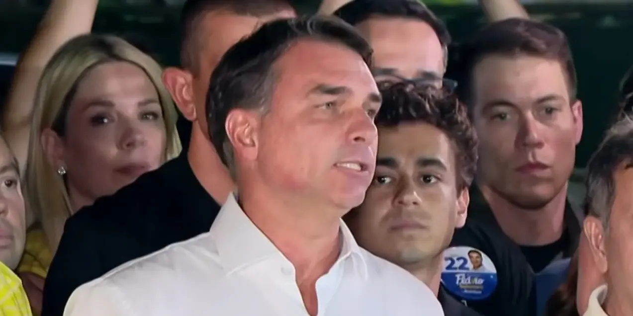 Gazeta do Povo critica apreensão do passaporte de Flávio Bolsonaro 1 news 145250