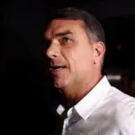 Flávio Bolsonaro embarca para os Estados Unidos com a família 3 news 145262