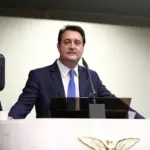 Ratinho Junior anuncia apoio a Flávio Bolsonaro no segundo turno da eleição presidencial 3 ratinho junior