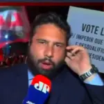 Repórter da Jovem Pan sofre ataque de manifestantes em São Paulo 3 reporter atacado pt.jpeg
