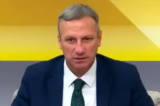 Sanderson afirma que Flávio Bolsonaro deixaria o Brasil para evitar prisão 6 sanderson comelas 910x568.jpg