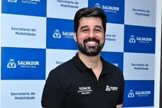 Secretário de Mobilidade de Salvador justifica circulação de ônibus com adesivos políticos em dia de eleição 4 saveclip.app 860019794 18098249297537933 3943619746441312828 n.jpg