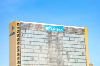 Correios adquirem 63,8 mil computadores em meio a crise financeira e sigilo sobre custos gera polêmica 8 shutterstock 2302997491 copiar.jpg
