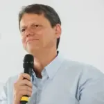 Tarcísio de Freitas lidera pesquisa com 56% dos votos válidos para o governo de SP 3 tar.jpg