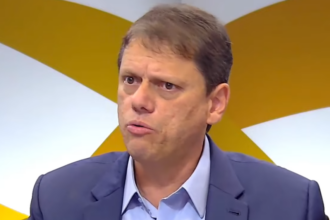 Tarcísio critica falta de fechamento do Túnel do Anhangabaú durante alagamento em SP 6 tarcisio arena oeste 910x568.png 1