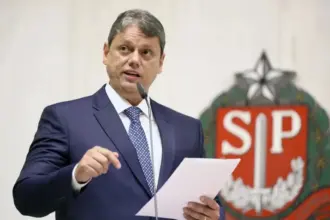 Tarcísio critica proposta de transporte gratuito de Lula e a classifica como "estelionato eleitoral" 4 tarcisio sobre lula 910x568.jpeg