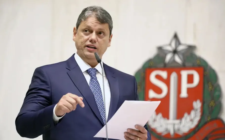Tarcísio critica proposta de transporte gratuito de Lula e a classifica como "estelionato eleitoral" 1 tarcisio sobre lula