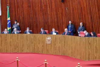 TSE ratifica determinação para garantir igualdade nas redes entre Lula e Flávio Bolsonaro 4 tse plenario