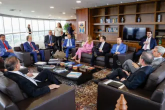 Campanha de Lula afirma querer colaborar com TSE, mas promete reação a ataques 6 tse reuniao 13 10 2026 foto luiz roberto tse