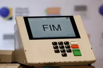 Eleições 2023: Lula é reeleito com 51,79% dos votos válidos 8 urna eletronica eleicoes 2026 clausula de barreira.jpg 1