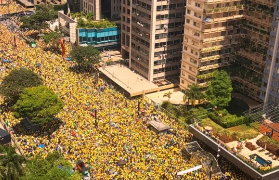 Ato pró-Flávio Bolsonaro reúne 71,9 mil pessoas na Avenida Paulista 1 usp ato de flavio.jpeg