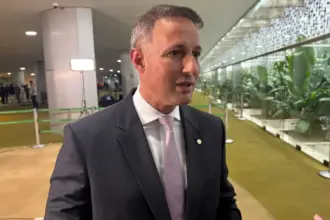 Guilherme Derrite rejeita apoio a Alcolumbre e sugere candidatos da direita para o Senado 4 whatsapp image 2026 10 06 at 18.43.06 1 910x568.jpeg